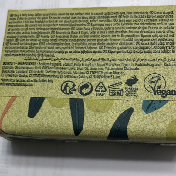 The Body Shop Cleansing Face and Body Bar Olive For All Skin Types Vegan 3.5 oz - Picture 3 of 4